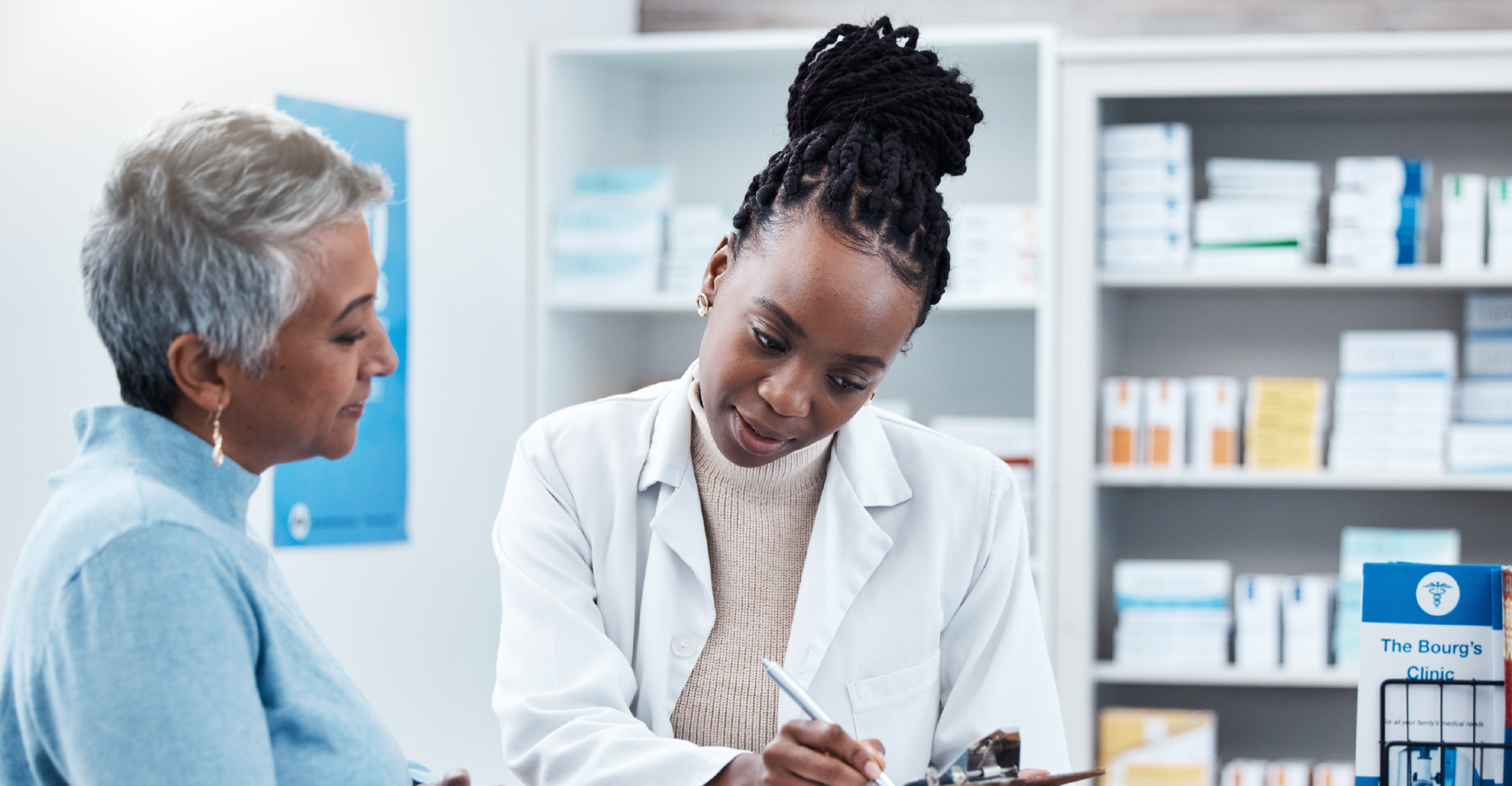 doctor speaking to a patient 
